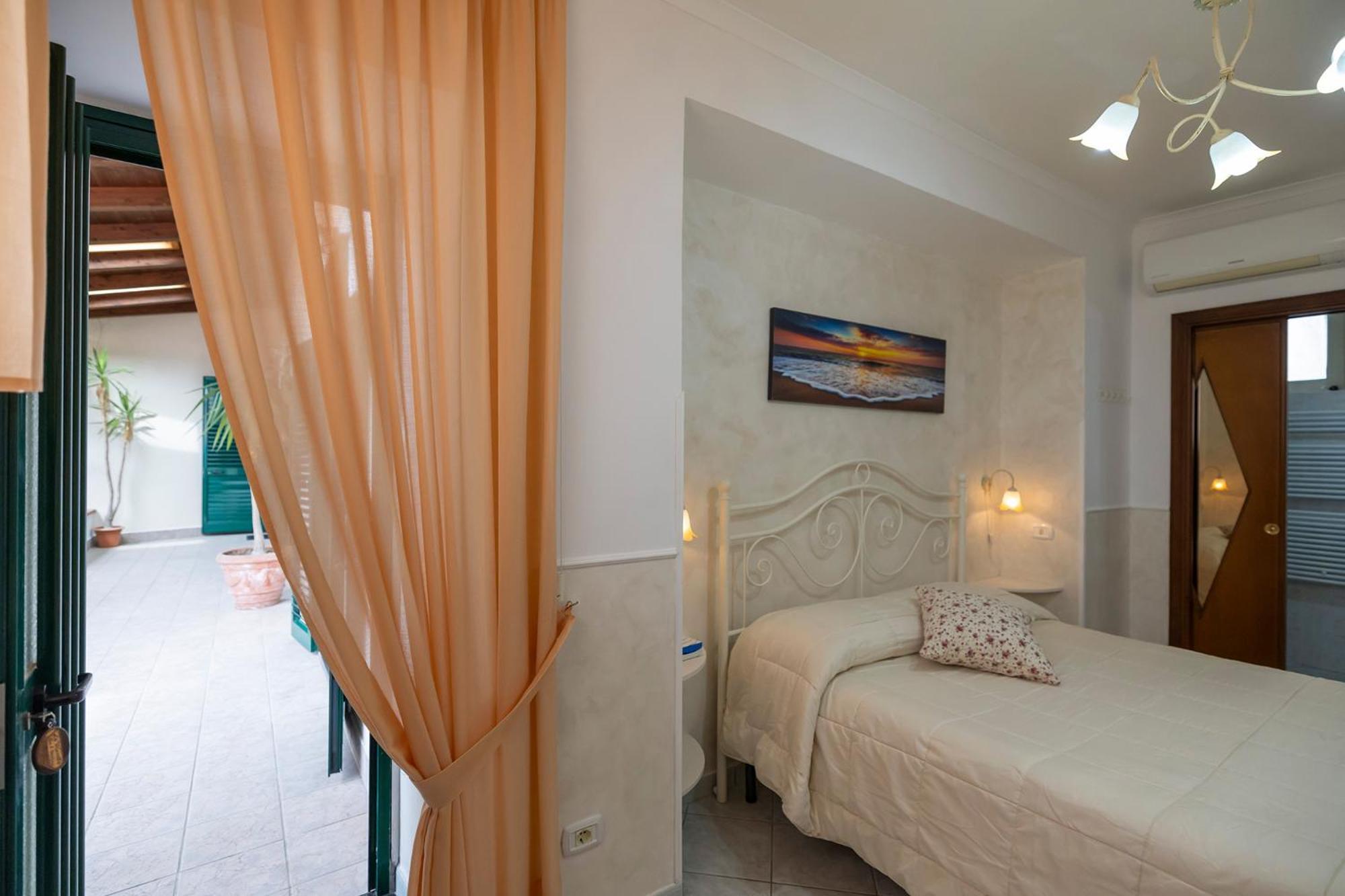 Le Marelle Hotel Furore Quarto foto